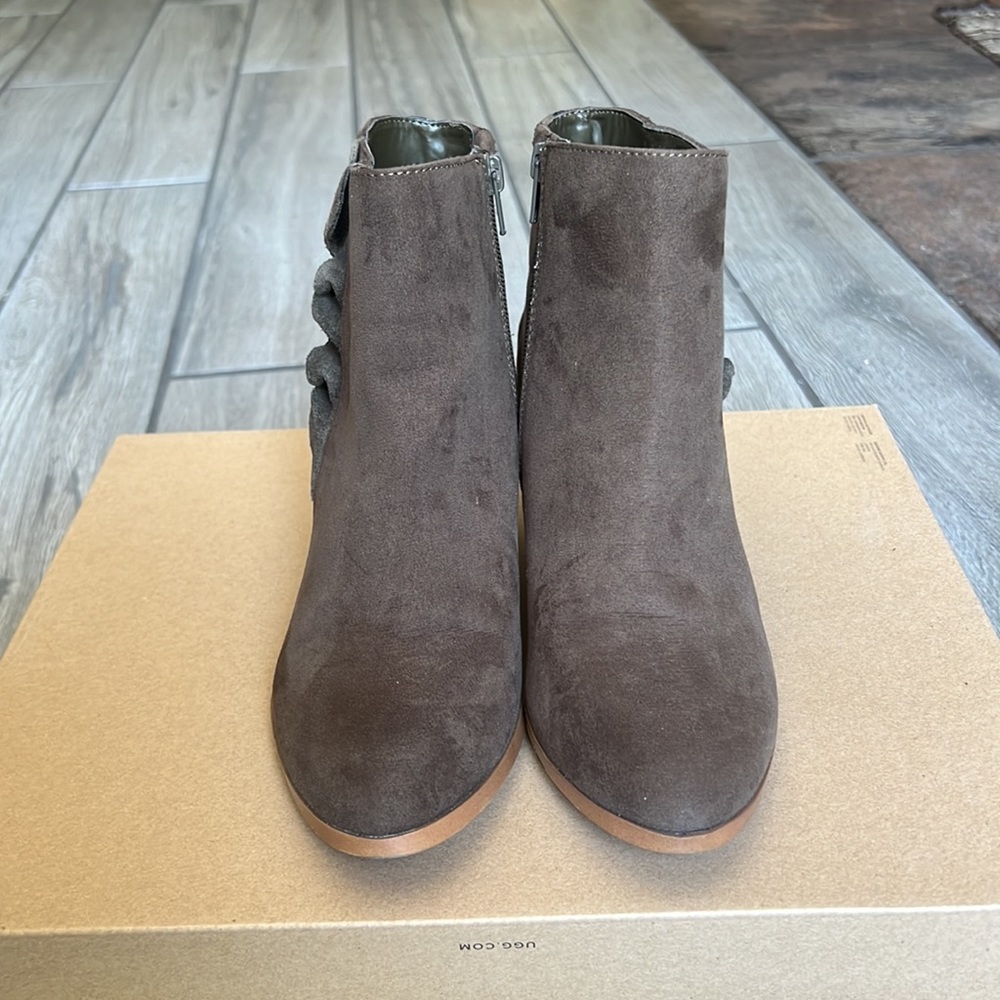 Fergalicious by Fergie size 8.5 medium